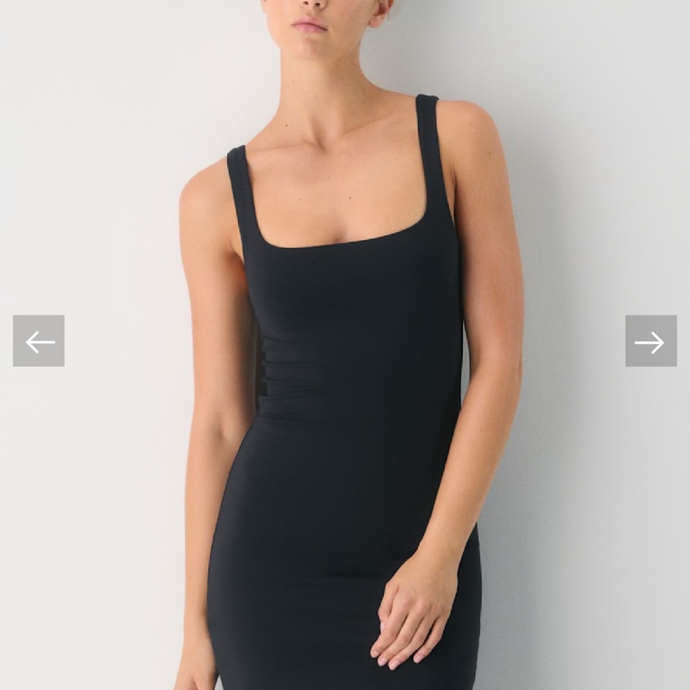 Aritizia - Contour Black Sleeveless Dress - Picture 4 of 6